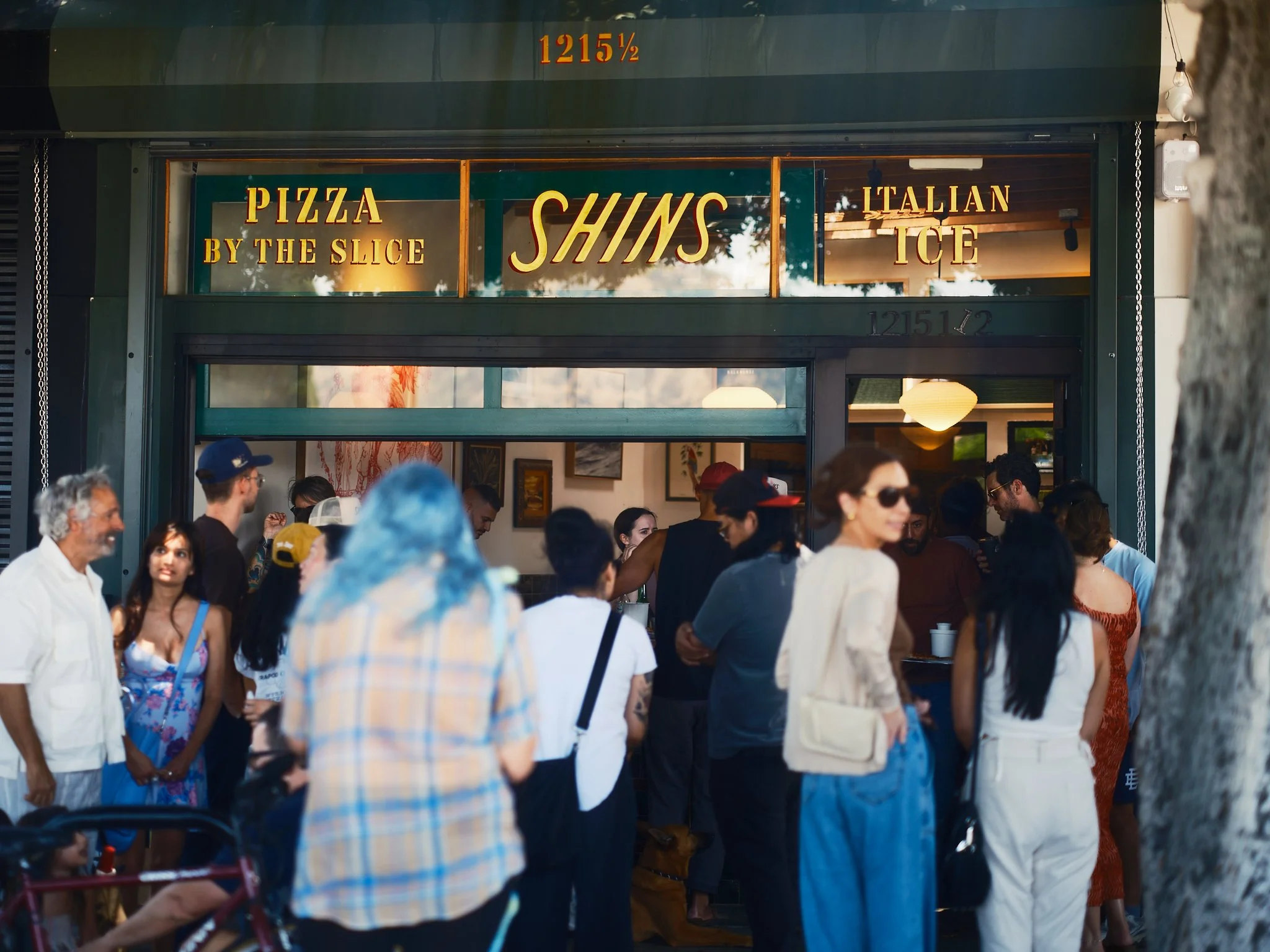 Exterior of Shins Pizza
